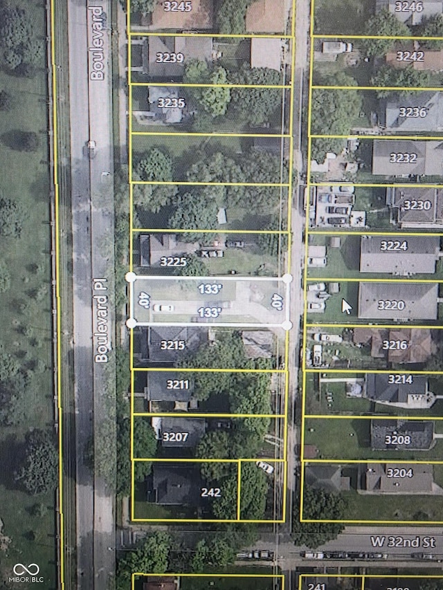 3221 Boulevard Pl, Indianapolis, IN 46208