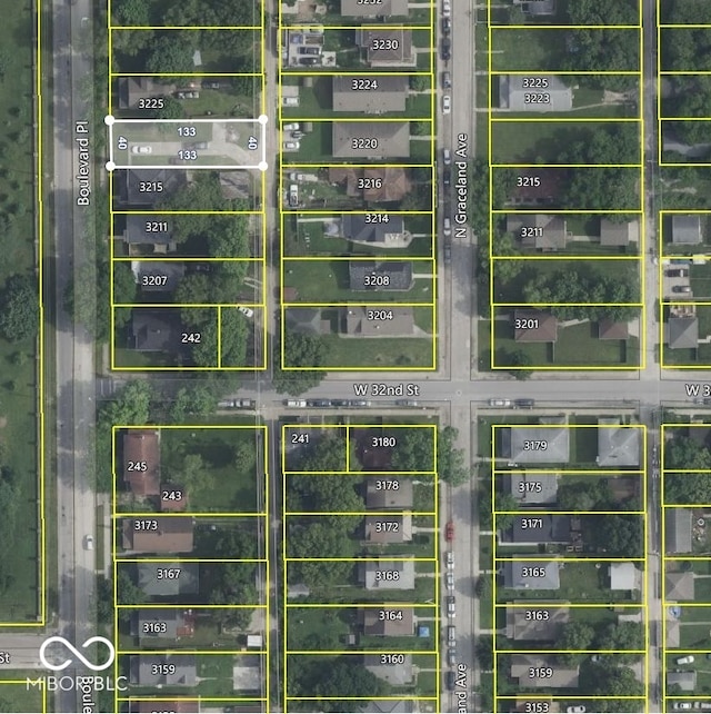 3221 Boulevard Pl, Indianapolis, IN 46208