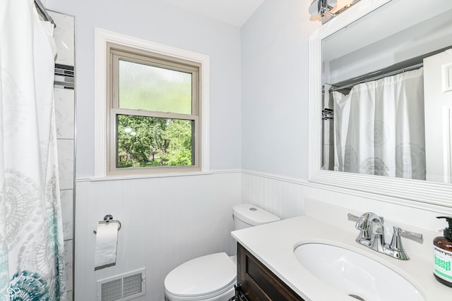 3012 Rollshore Ct, Carmel, IN 46033 - full bathroom with a wainscoted wall, vanity, and curtained shower