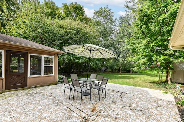 3012 Rollshore Ct, Carmel, IN 46033 - view of patio featuring outdoor dining space and view of scattered trees