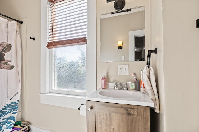 1418 S 7th St, Terre Haute, IN 47802 - full bathroom featuring vanity and curtained shower