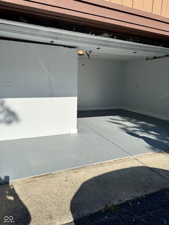 4024 Zinfandel Way, Indianapolis, IN 46254 - view of garage