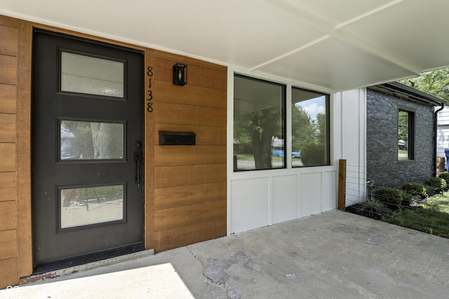 8138 Harrison Dr, Lawrence, IN 46226 - property entrance
