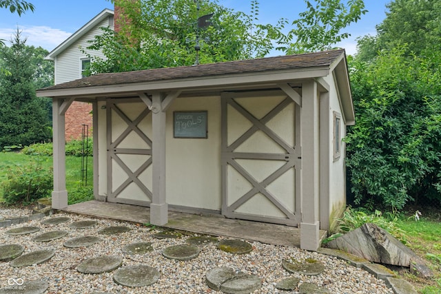 10184 Lakeshore Dr E, Carmel, IN 46033 - view of shed