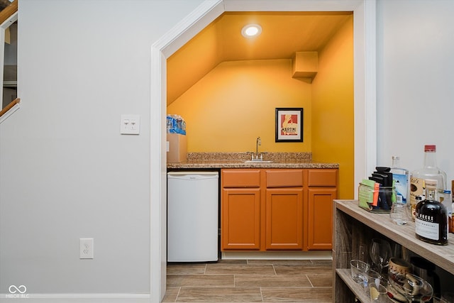 20 Druid Hill Ct, Carmel, IN 46032 - indoor wet bar featuring dishwasher and recessed lighting