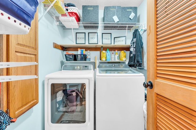 11534 Capistrano Cir, Indianapolis, IN 46236 - laundry area with washing machine and dryer
