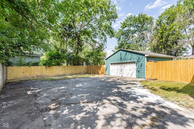 316 Ohmer Ave, Indianapolis, IN 46219 - view of detached garage