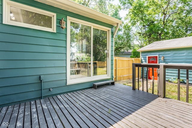 316 Ohmer Ave, Indianapolis, IN 46219 - view of deck