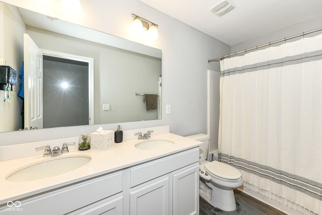 4309 Maize Ln, Whitestown, IN 46075 - full bath featuring double vanity, curtained shower, and wood finished floors