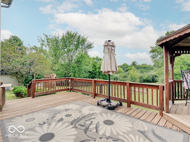 3902 Jekyll Ct, Indianapolis, IN 46237 - view of wooden deck