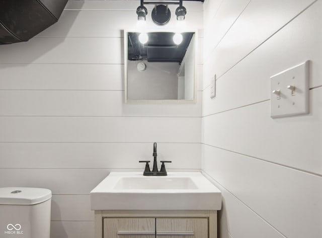 1743 Chandler Ln, Columbus, IN 47203 - half bath featuring toilet and vanity
