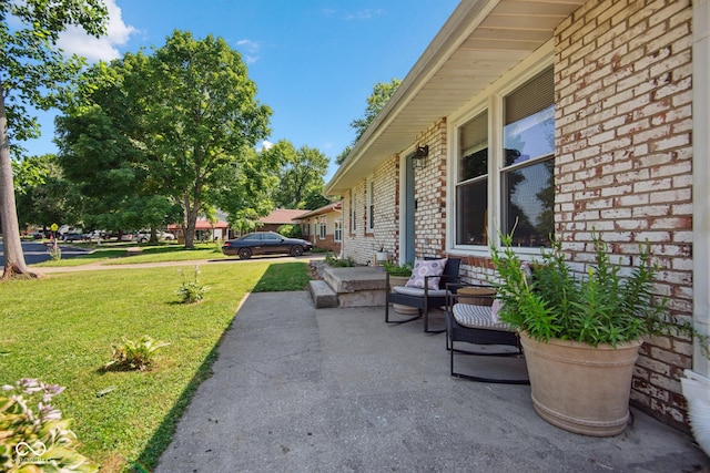 1743 Chandler Ln, Columbus, IN 47203 - view of patio