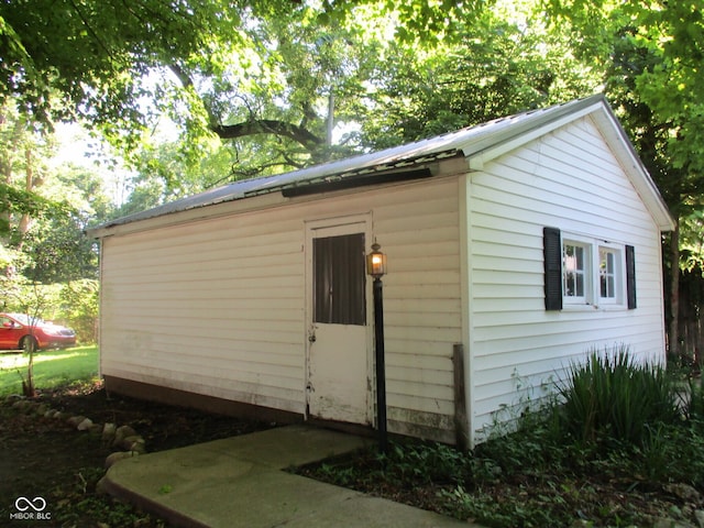 302 Lincoln St, Crawfordsville, IN 47933 - view of outbuilding