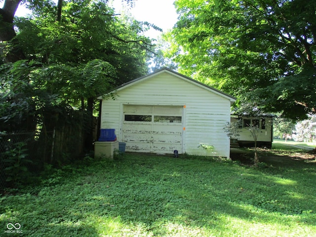 302 Lincoln St, Crawfordsville, IN 47933 - view of detached garage