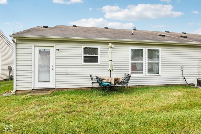 7930 Cork Bend Ln, Indianapolis, IN 46239 - back of property featuring a yard