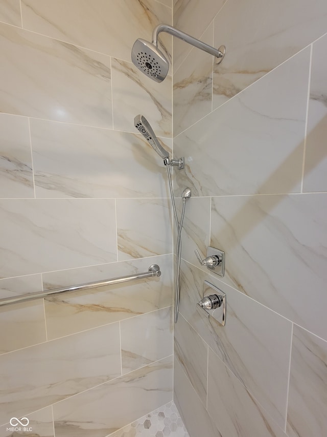 1096 Shadow Ridge Rd, Carmel, IN 46280 - bathroom with a tile shower