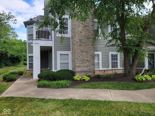1096 Shadow Ridge Rd, Carmel, IN 46280 - view of front of home with brick siding