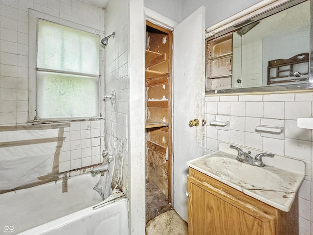 1518 S Goodlet Ave, Indianapolis, IN 46241 - full bath with vanity and shower / tub combination