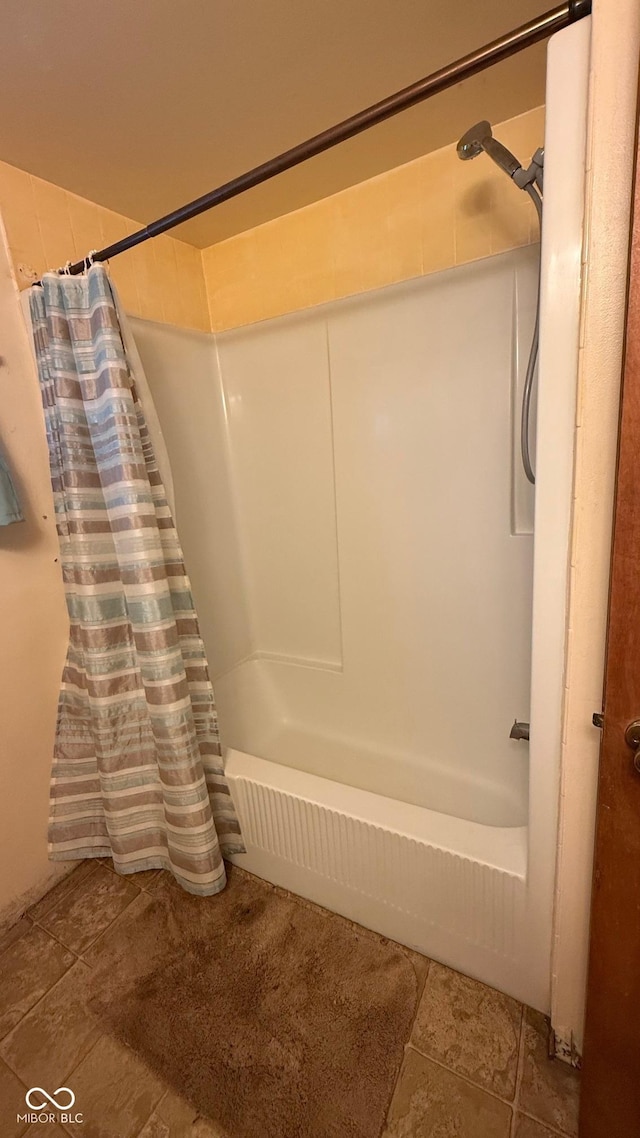 9 E Reel Ave, Vincennes, IN 47591 - full bath with shower / bath combo and tile patterned flooring