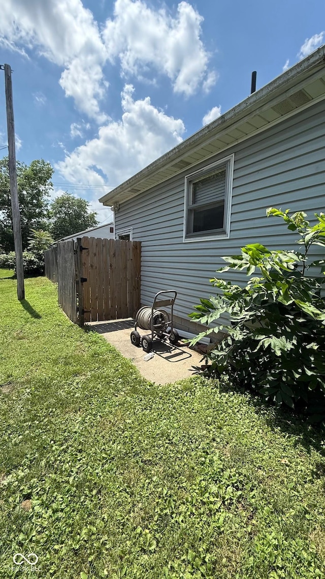 9 E Reel Ave, Vincennes, IN 47591 - view of grassy yard