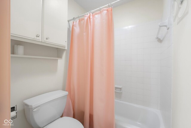 3905 Cove Rd, Columbus, IN 47203 - bathroom with toilet and shower / tub combo
