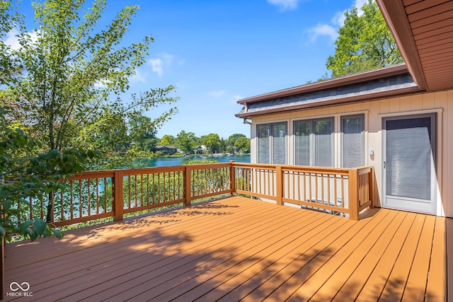 3905 Cove Rd, Columbus, IN 47203 - wooden terrace with a water view