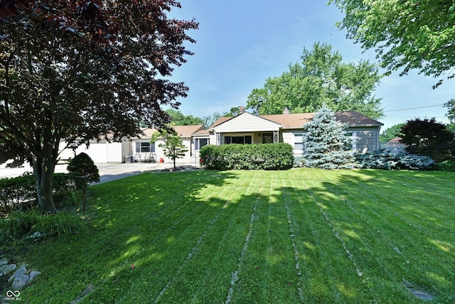 4020 S Lynhurst Dr, Indianapolis, IN 46221 - view of grassy yard