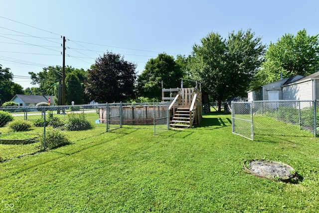 4020 S Lynhurst Dr, Indianapolis, IN 46221 - view of yard