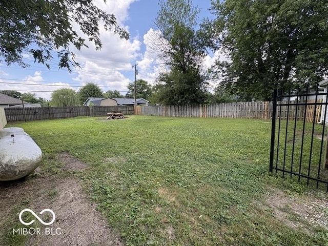 5725 N Clover Maple Dr, Fairland, IN 46126 - view of fenced backyard