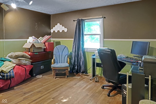 6880 S 850 E, Zionsville, IN 46077 - office space featuring hardwood / wood-style floors and a textured ceiling