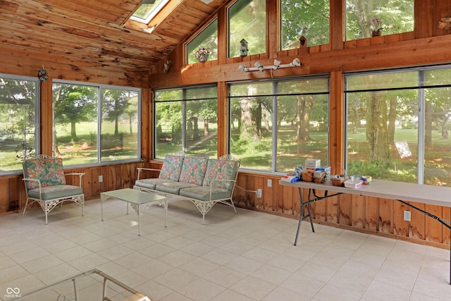 6880 S 850 E, Zionsville, IN 46077 - sunroom / solarium featuring a skylight and vaulted ceiling