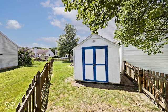 1093 Springwater Dr, Greenwood, IN 46143 - view of shed with a fenced backyard