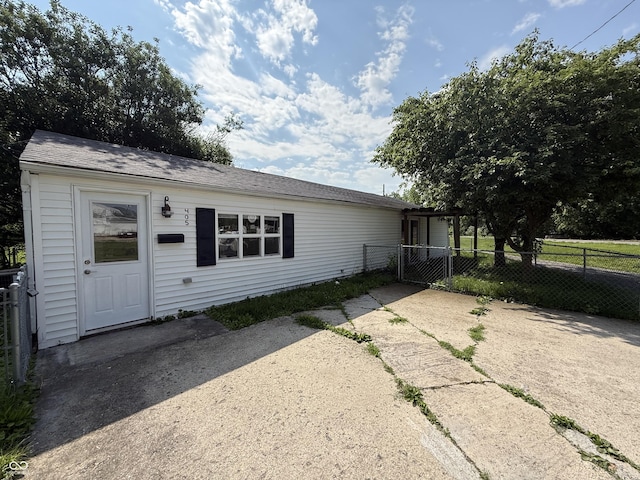 405 W 3rd St, Sheridan, IN 46069 - photo 2