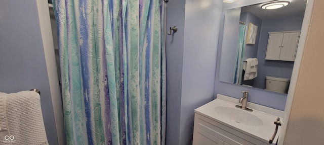 2611 Taylor Rd, Columbus, IN 47203 - full bathroom with vanity and a shower with curtain