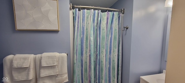 2611 Taylor Rd, Columbus, IN 47203 - full bathroom featuring vanity and a shower with curtain