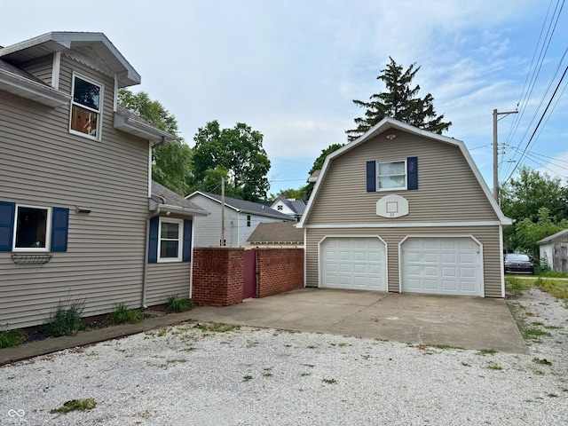416 6th St, Covington, IN 47932 - view of property exterior featuring a gambrel roof