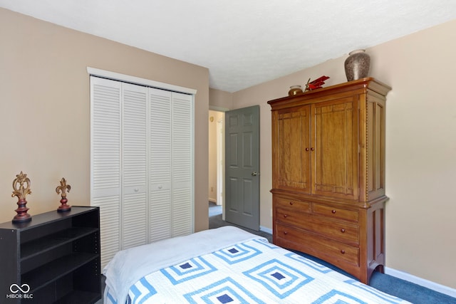 5034 Aspen Crest Ln, Indianapolis, IN 46254 - carpeted bedroom with a closet and baseboards