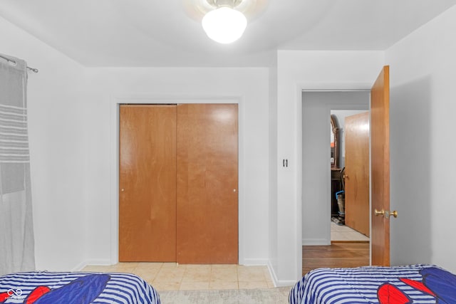 157 E Hill Valley Dr, Indianapolis, IN 46227 - tiled bedroom featuring a closet