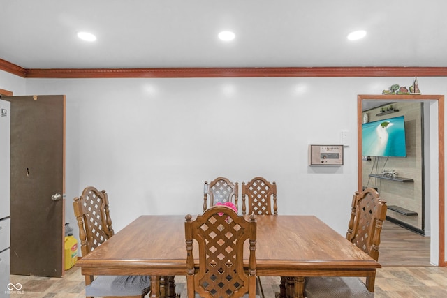 157 E Hill Valley Dr, Indianapolis, IN 46227 - dining space with ornamental molding and recessed lighting