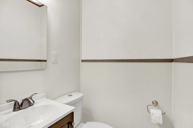 1065 Chevy Chase Ln, Carmel, IN 46280 - half bathroom featuring toilet and vanity