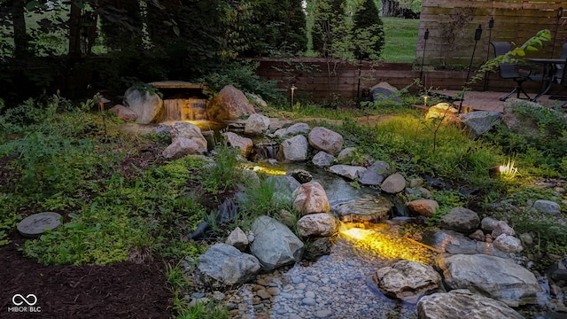 812 Eaglewood Dr, Zionsville, IN 46077 - view of yard
