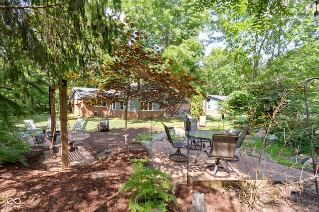 812 Eaglewood Dr, Zionsville, IN 46077 - view of patio with outdoor dining area