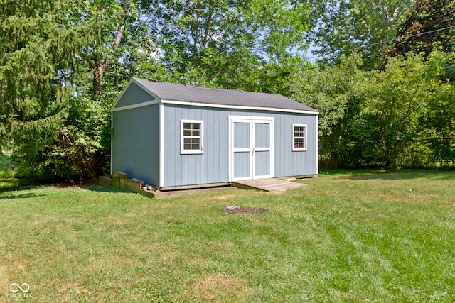 812 Eaglewood Dr, Zionsville, IN 46077 - view of shed with view of scattered trees
