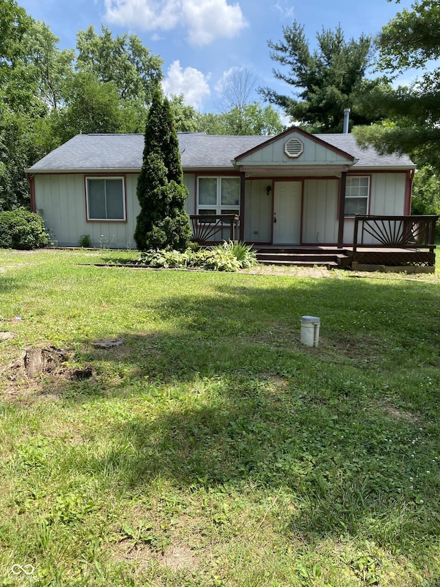 3170 Sapphire Blvd, Indianapolis, IN 46268 - view of front of property featuring a front lawn and board and batten siding