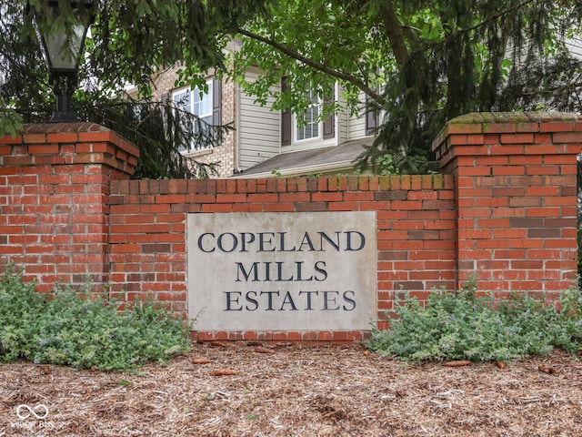 6051 Copeland Mills Ct, Indianapolis, IN 46221 - photo 4
