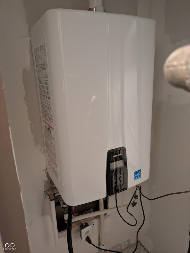 7327 Newbury Ct, Fishers, IN 46038 - detailed view of water heater