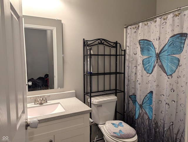 2032 Indiana Ave, Columbus, IN 47201 - full bathroom with vanity and a shower with curtain