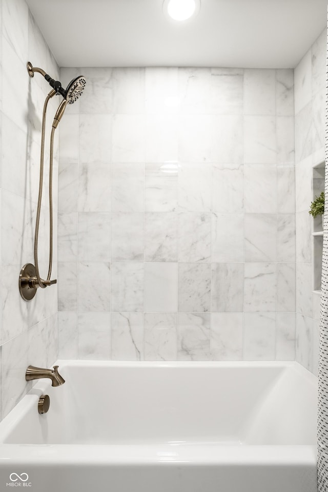 8627 Emerald Ln, Indianapolis, IN 46260 - full bath with bathing tub / shower combination