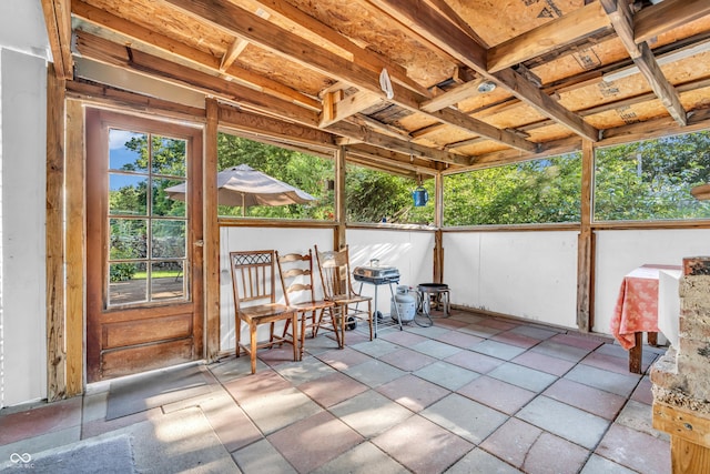 1058 Creekwood Ln, Franklin, IN 46131 - view of sunroom / solarium