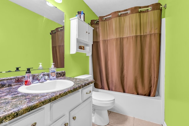 1058 Creekwood Ln, Franklin, IN 46131 - full bath featuring vanity, tile patterned floors, and shower / bathtub combination with curtain